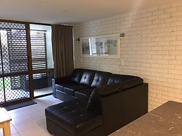 Merrima Court Holidays