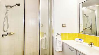 Merrima Court Holidays