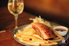 Woomargama Village Hotel Motel