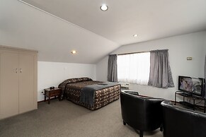 Centennial Court Hotel