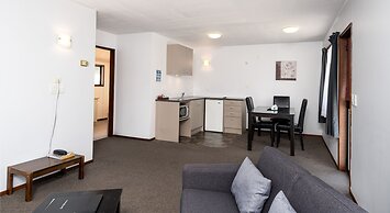 Centennial Court Hotel