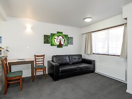 Centennial Court Hotel