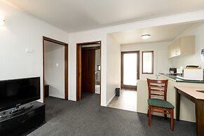 Centennial Court Hotel