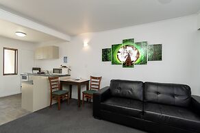 Centennial Court Hotel