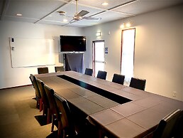 Centennial Court Hotel