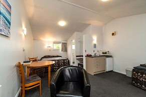 Centennial Court Hotel