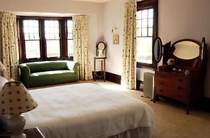 Petersons Armidale Winery & Guesthouse