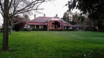 Petersons Armidale Winery & Guesthouse