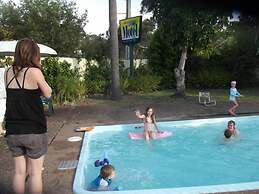 Corlette Palms Motor Inn