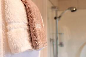 Coleraine Suites & Apartments