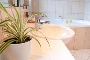 Coleraine Suites & Apartments