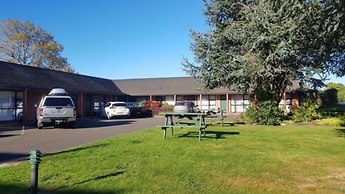 Pavilion Motel & Conference Centre