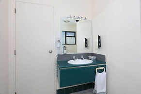 Pavilion Motel & Conference Centre