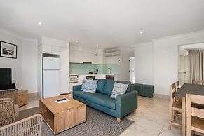 Bayview Beachfront Apartments, in town right on the beach