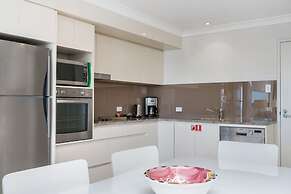 Bayview Beachfront Apartments, in town right on the beach