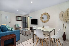 Bayview Beachfront Apartments, in town right on the beach