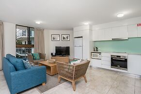 Bayview Beachfront Apartments, in town right on the beach