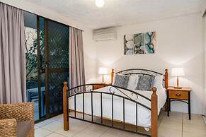 Bayview Beachfront Apartments, in town right on the beach