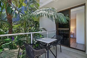 Bayview Beachfront Apartments, in town right on the beach