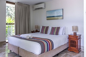 Bayview Beachfront Apartments, in town right on the beach