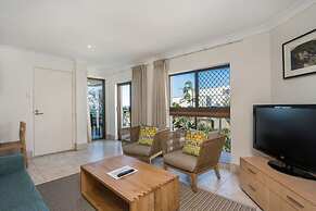 Bayview Beachfront Apartments, in town right on the beach