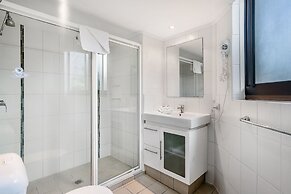 Bayview Beachfront Apartments, in town right on the beach