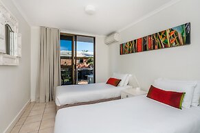 Bayview Beachfront Apartments, in town right on the beach