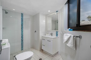 Bayview Beachfront Apartments, in town right on the beach