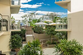 Bayview Beachfront Apartments, in town right on the beach