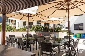 Bayview Beachfront Apartments, in town right on the beach