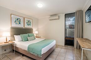 Bayview Beachfront Apartments, in town right on the beach