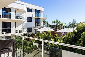 Bayview Beachfront Apartments, in town right on the beach