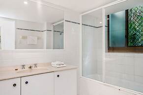 Bayview Beachfront Apartments, in town right on the beach