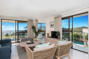 Bayview Beachfront Apartments, in town right on the beach