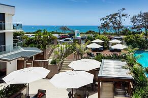 Bayview Beachfront Apartments, in town right on the beach