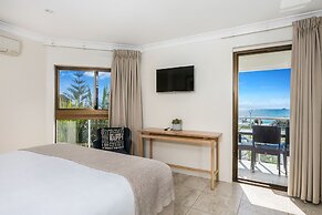 Bayview Beachfront Apartments, in town right on the beach