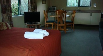 Kiwi Park Motels & Holiday Park