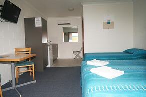 Cedar Lodge Motel Townsville