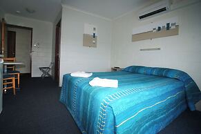 Cedar Lodge Motel Townsville