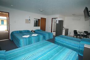 Cedar Lodge Motel Townsville