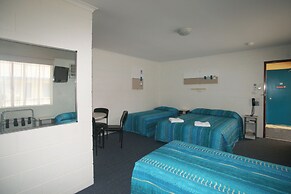 Cedar Lodge Motel Townsville