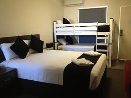 Dooleys Springsure Tavern and Motel