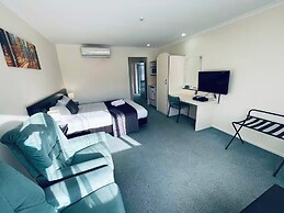Legends Motel