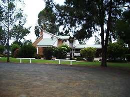 Park House Motor Inn