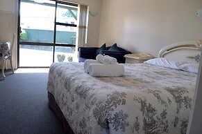 Papakura Monument Motor Lodge