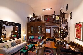 Seven Terraces Hotel