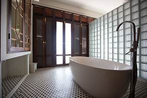 Seven Terraces Hotel