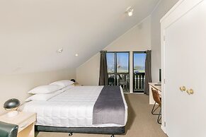 Le Chalet Suisse Motel Apartments
