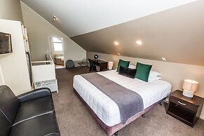 Le Chalet Suisse Motel Apartments