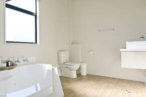 Le Chalet Suisse Motel Apartments